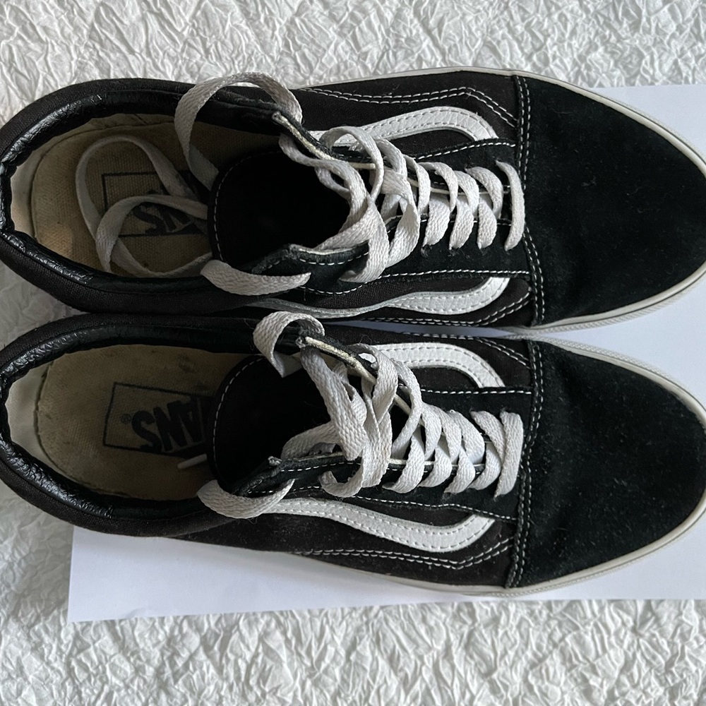 Vans - Picture 2 of 8